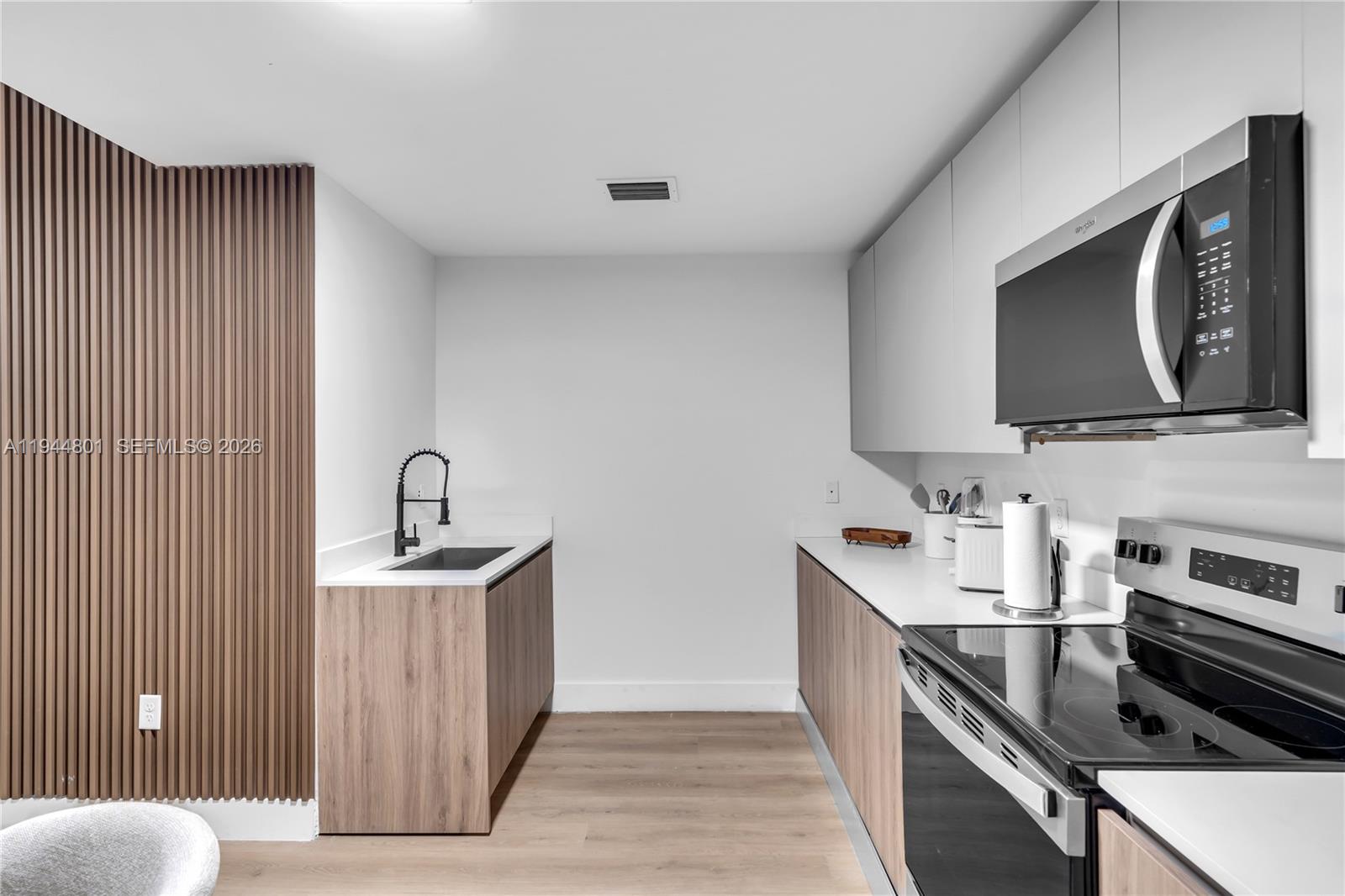 GARDEN CITY - Residential Lease