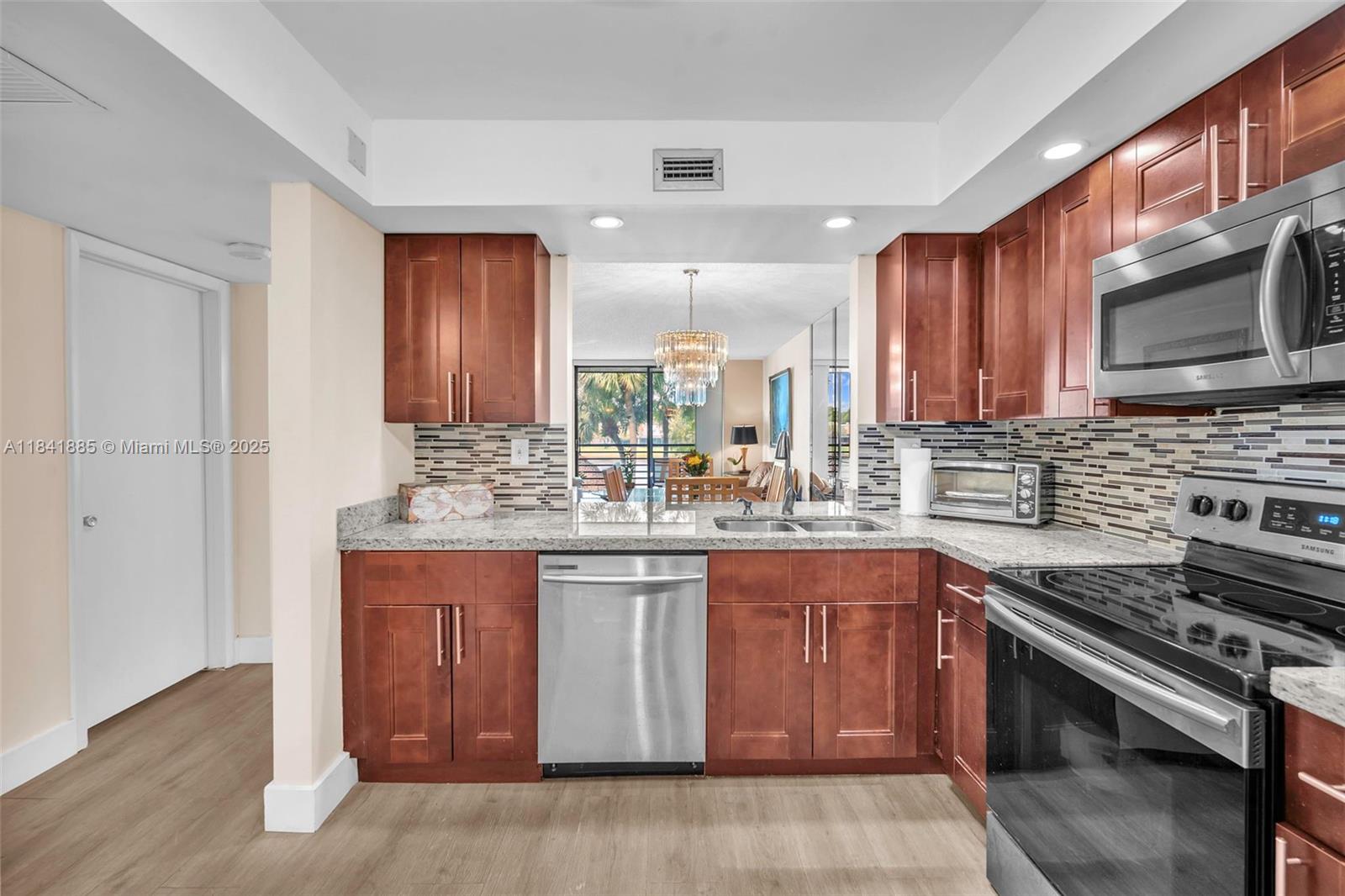 1101 Colony Point Cir 207