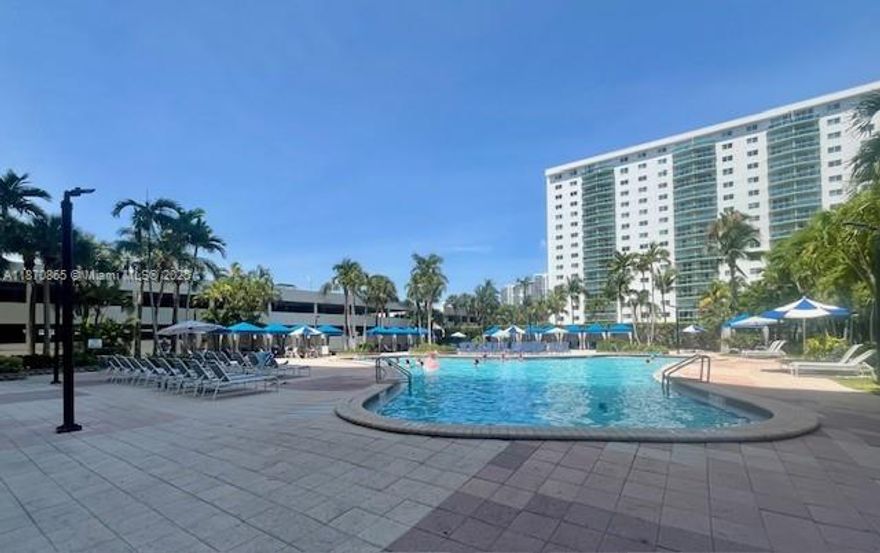 Beautiful condo to call home steps from the beach. One bedroom, one bath until located in Ocean Reserve, a building packed with amenities such as tennis court, gym, pool, breakfast bar, convenience store, valet, 24 hour security. Ocean Reserve is a perfectly located condominium, only minutes to Aventura, and I-95, Miami International airport and Downtown is 15 minutes away.