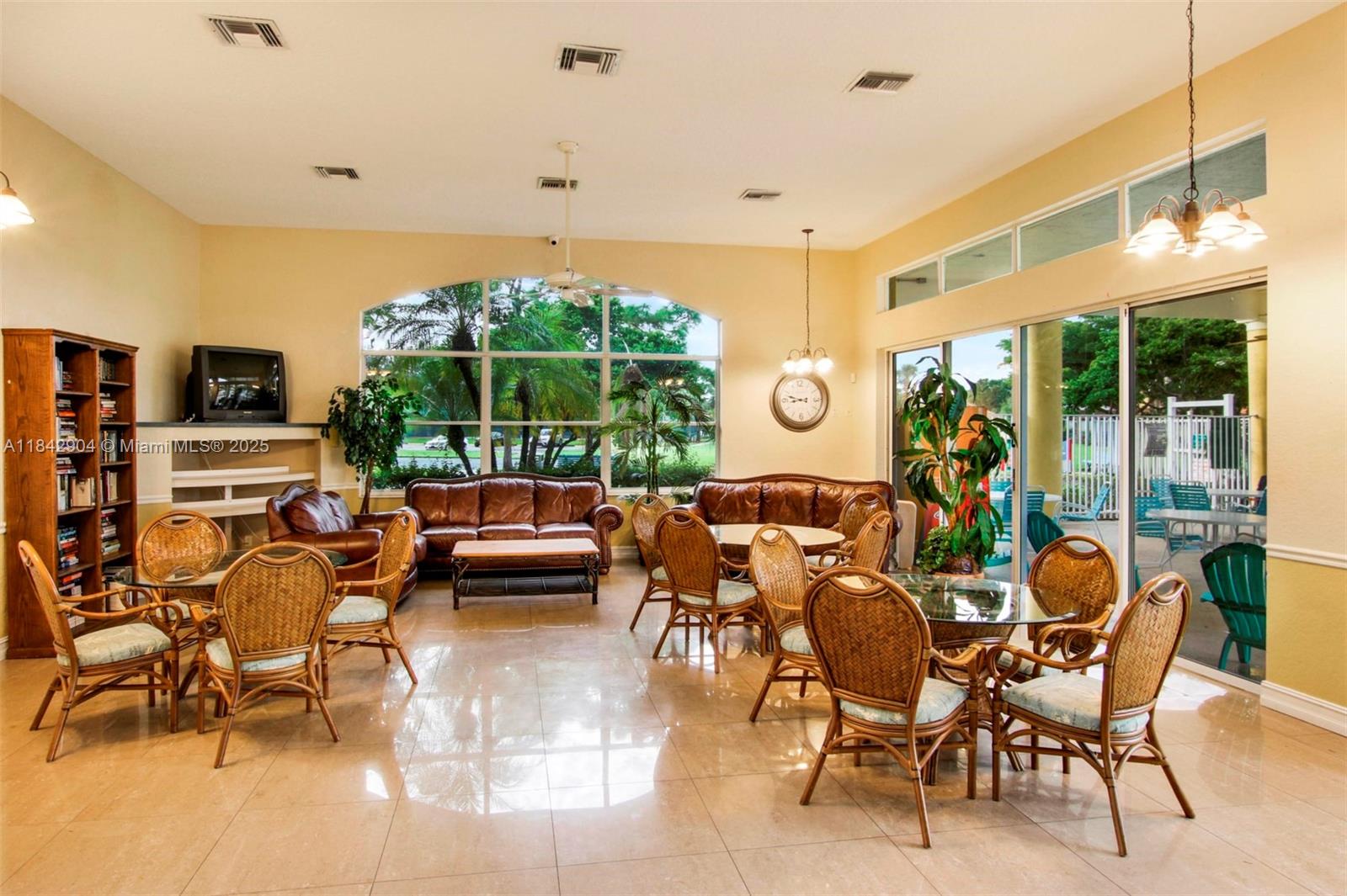 SEMINOLE GARDENS AT WOODB - Residential Lease