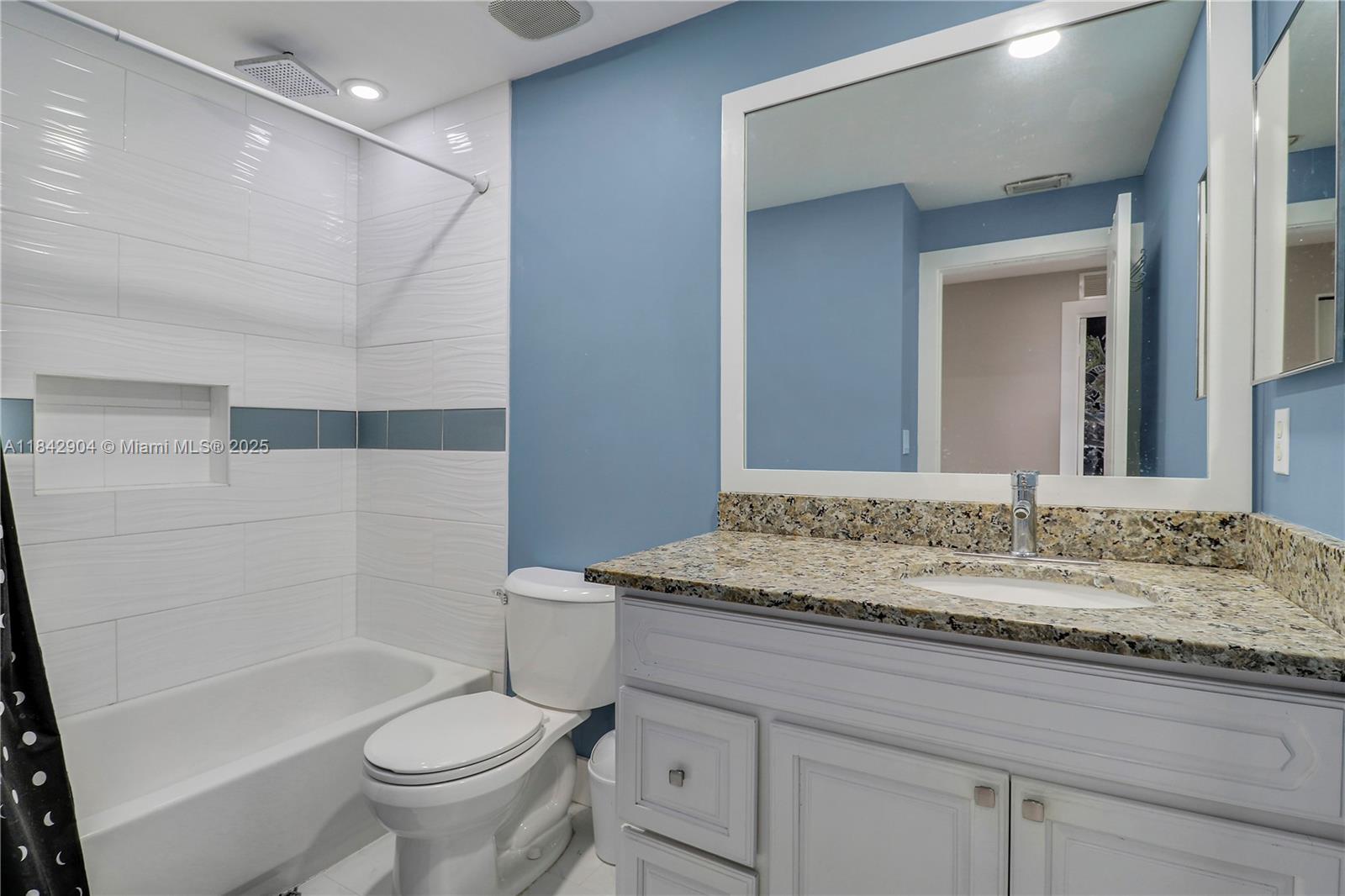 SEMINOLE GARDENS AT WOODB - Residential Lease