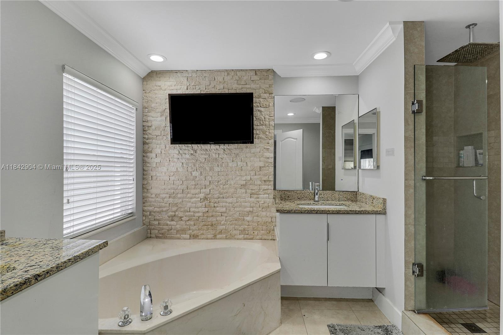 SEMINOLE GARDENS AT WOODB - Residential Lease