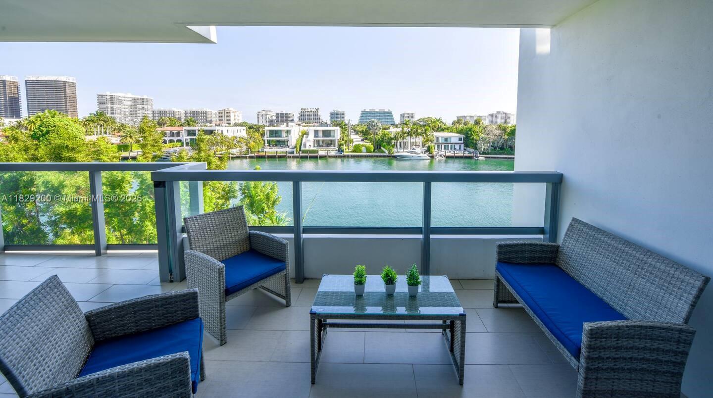 9261 E Bay Harbor Dr 402