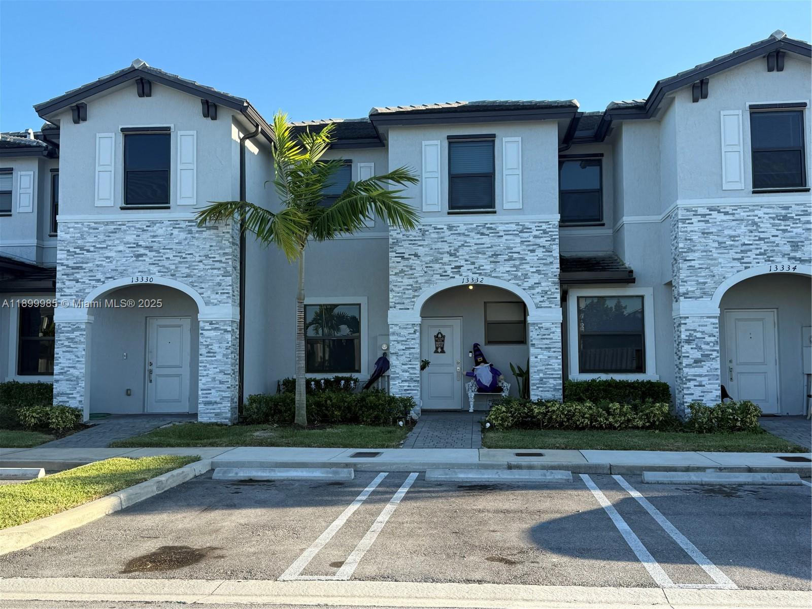 PINE ISLE - Residential