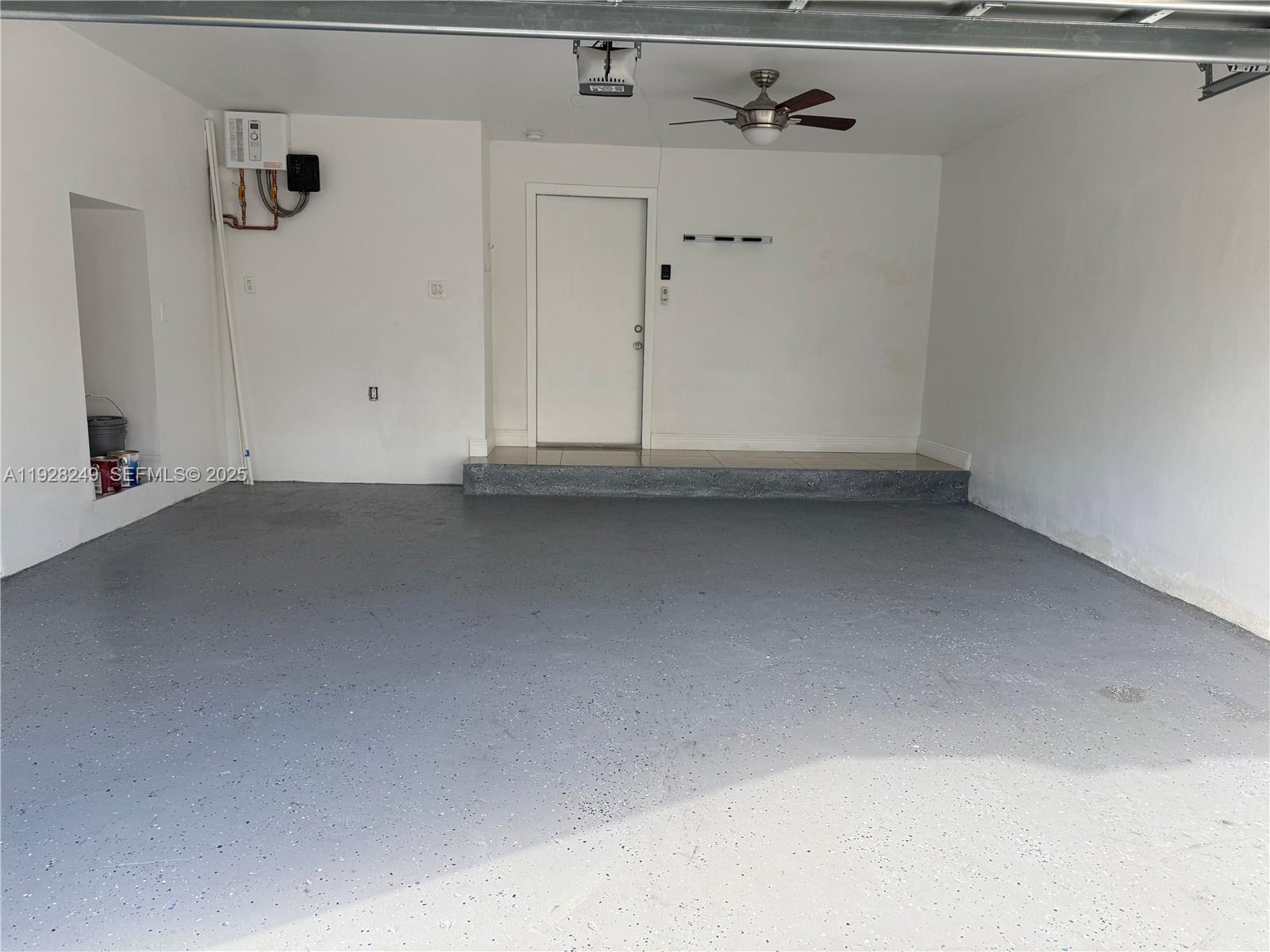 DORAL PALMS - Residential Lease