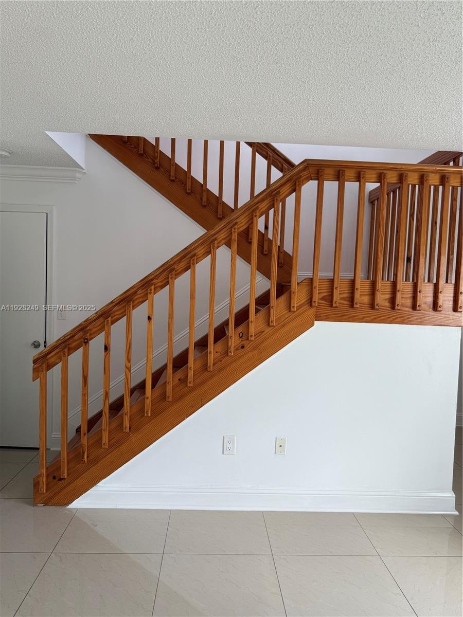 DORAL PALMS - Residential Lease