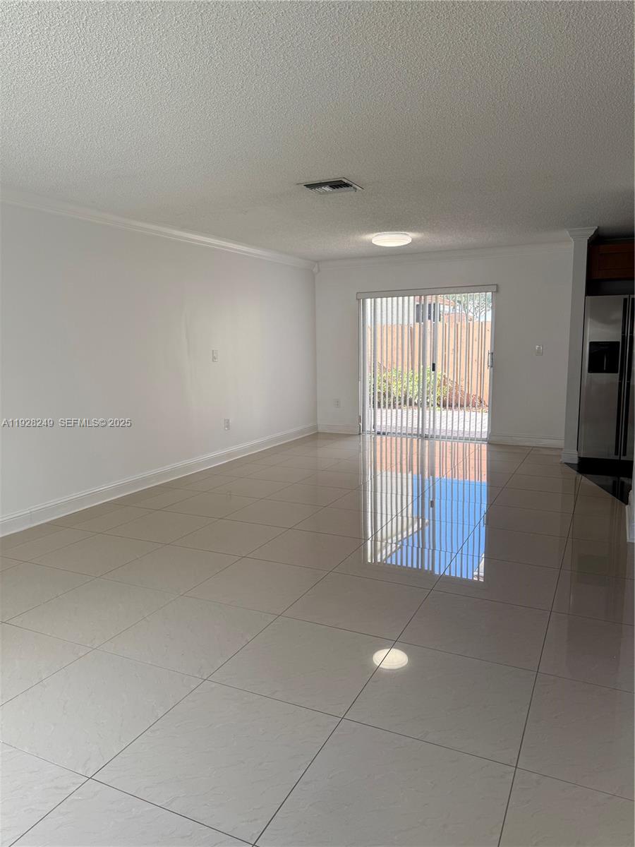 DORAL PALMS - Residential Lease