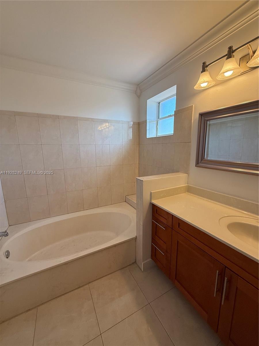 DORAL PALMS - Residential Lease