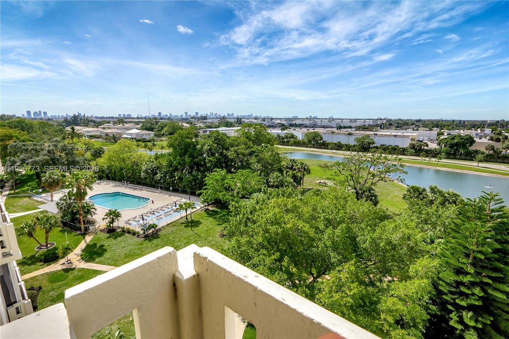 Photo of 4330 Hillcrest Dr #807, Hollywood, FL 33021 (MLS # A11956773)