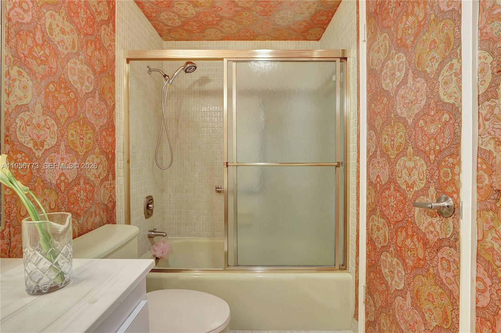 HILLCREST EAST NO 23 COND - Residential