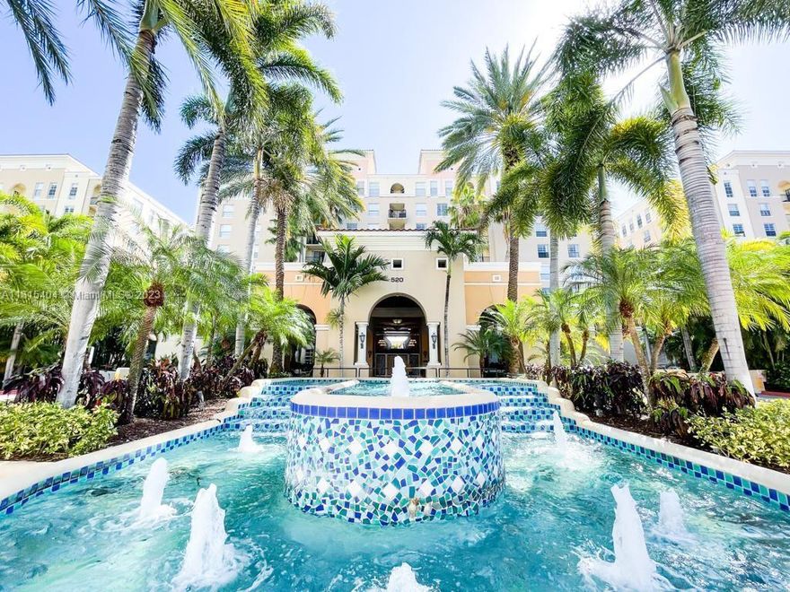 Bright and airy 2/2 in the highly desirable Las Olas by the River. Views of the park allow for ultimate privacy. Amenity rich development featuring resort style pool, clubroom, fitness center and short walk to world famous Las Olas Blvd.