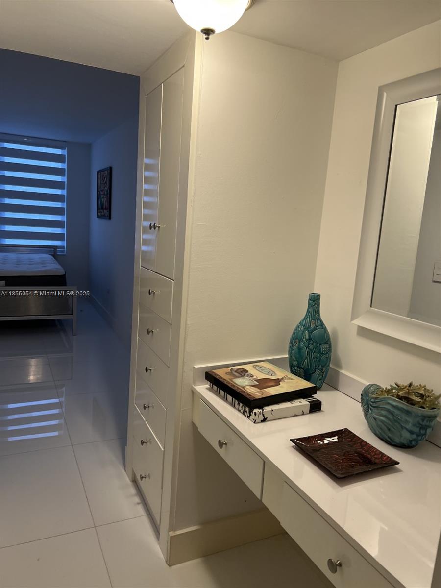 5555 Collins Ave 4P