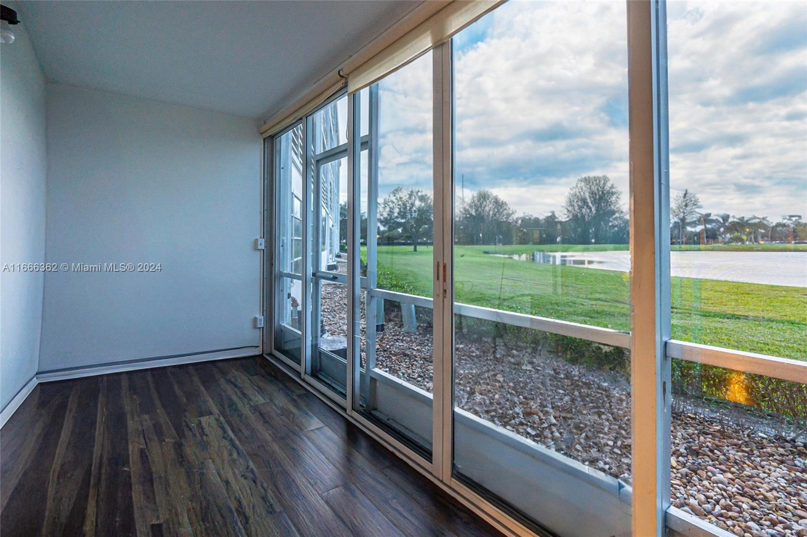 CENTURY VILLAGE CORNWALL E - Residential