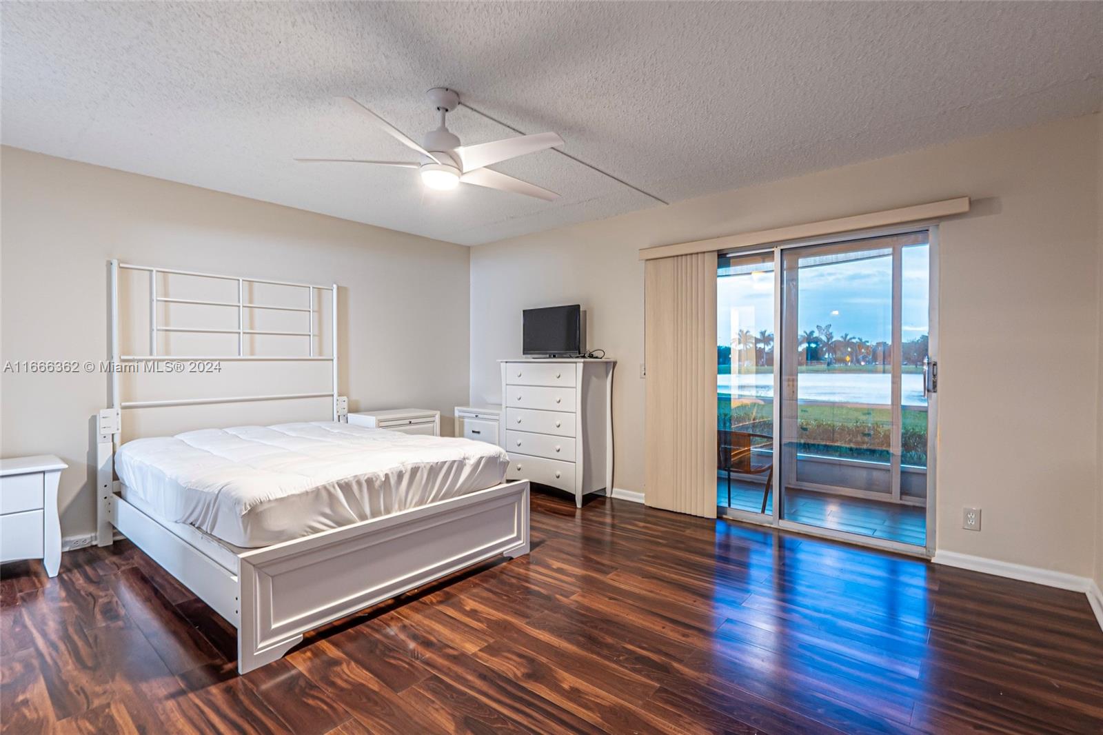CENTURY VILLAGE CORNWALL E - Residential