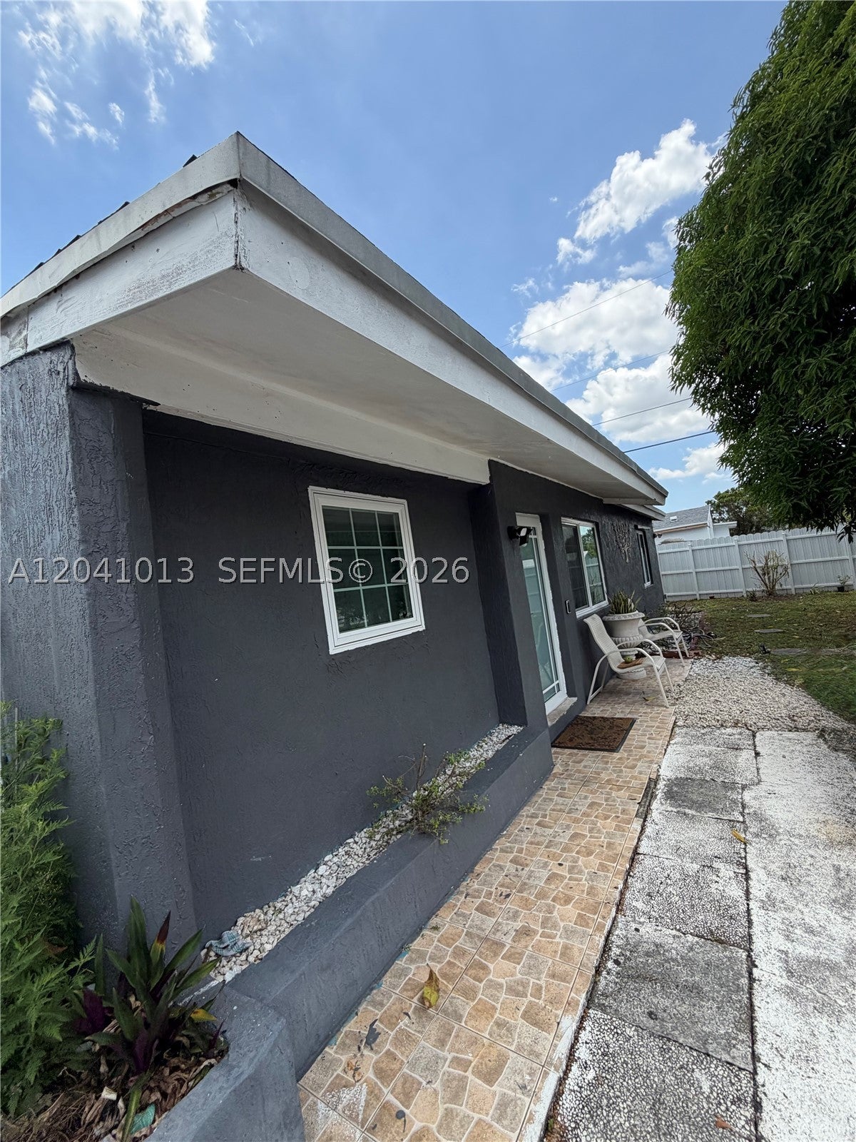 2300 SW 43rd Ave