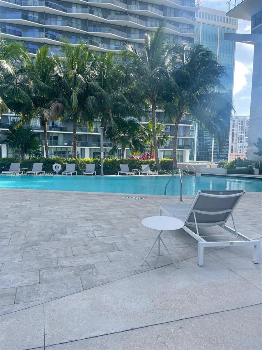 88 SW 7th St 2708