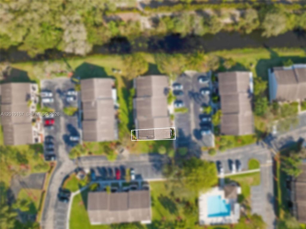 Photo of 4250 SW 70th Ter #., Davie, FL 33314 (MLS # A12010157)