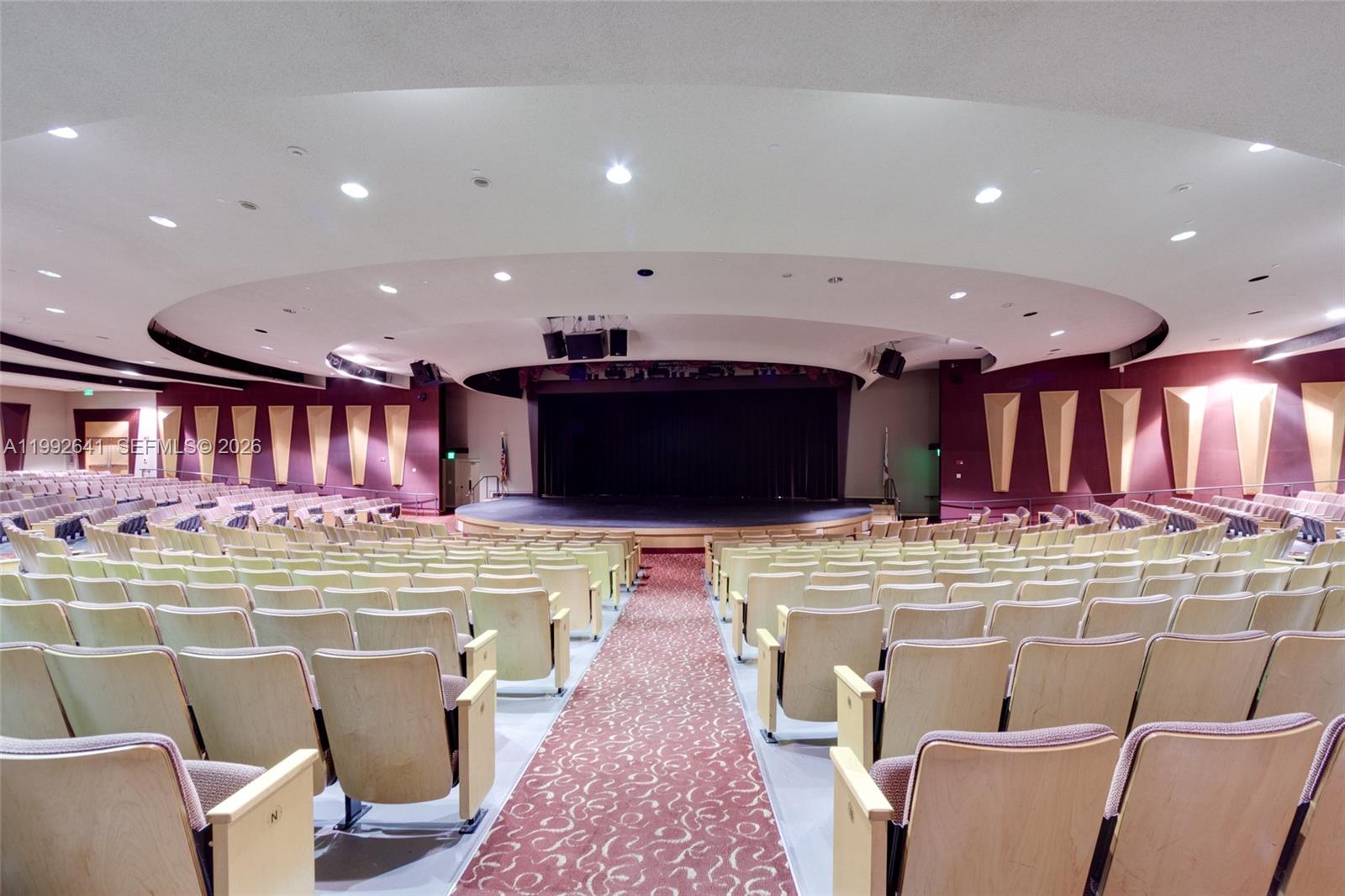 LUCAYA VILLAGE - Residential