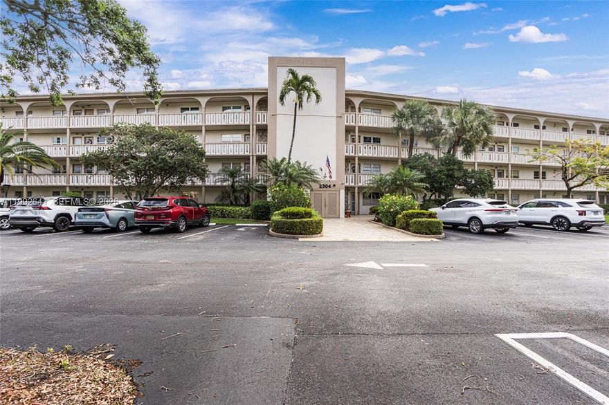 WELCOME TO WYNMOOR COUNTRY CLUB IN COCONUT CREEK ENJOY COUNTRY CLUB LIVING WITHOUT THE COUNTRY CLUB MEMBERSHIP FEE. THIS 1ST FLOOR UNIT IS SITUATED ON A FANTASTIC CANAL WITH A WONDERFUL FOUNTAIN VIEW FROM YOUR ENCLOSED FLORIDA ROOM. THE UNIT HAS BEEN VERY WELL MAINTAINED AND IS WAITING FOR YOUR TOUCHES. WYNMOOR COUNTRY CLUB IS AN AWARD-WINNING HOPA (55+) COMMUNITY THAT FEATURES A 9-HOLE GOLF COURSE, COURTESY BUSSES, PICKLEBALL, TENNIS, GYM, LARGE THEATER, AND MANY OTHER ACTIVITIES AWAITING YOU!