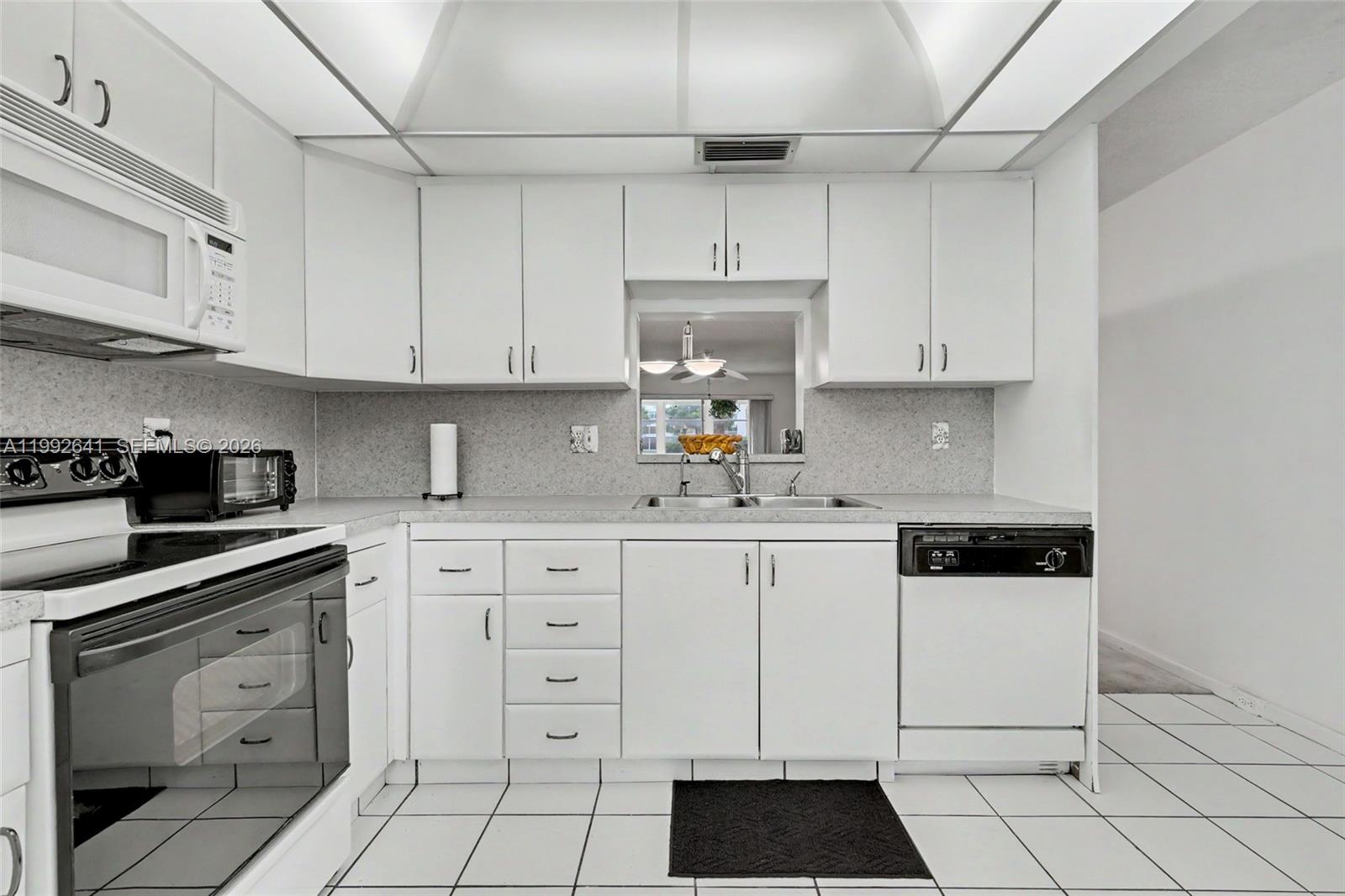 LUCAYA VILLAGE - Residential