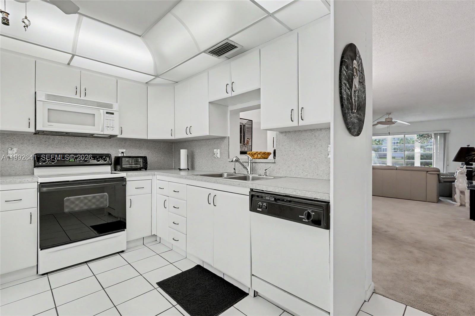 LUCAYA VILLAGE - Residential