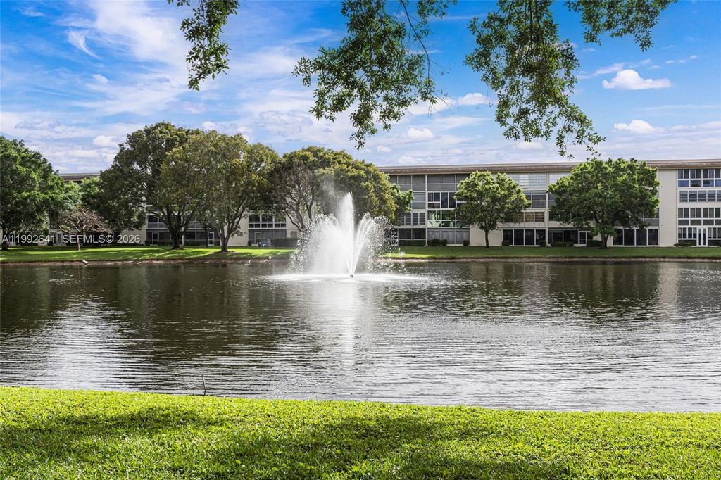 Photo of 2304 Lucaya Ln #G1, Coconut Creek, FL 33066 (MLS # A11992641)