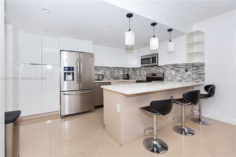 Tiny photo for 19370 Collins Ave #621, Sunny Isles Beach, FL 33160 (MLS # A12017173)