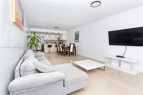 Tiny photo for 19370 Collins Ave #621, Sunny Isles Beach, FL 33160 (MLS # A12017173)