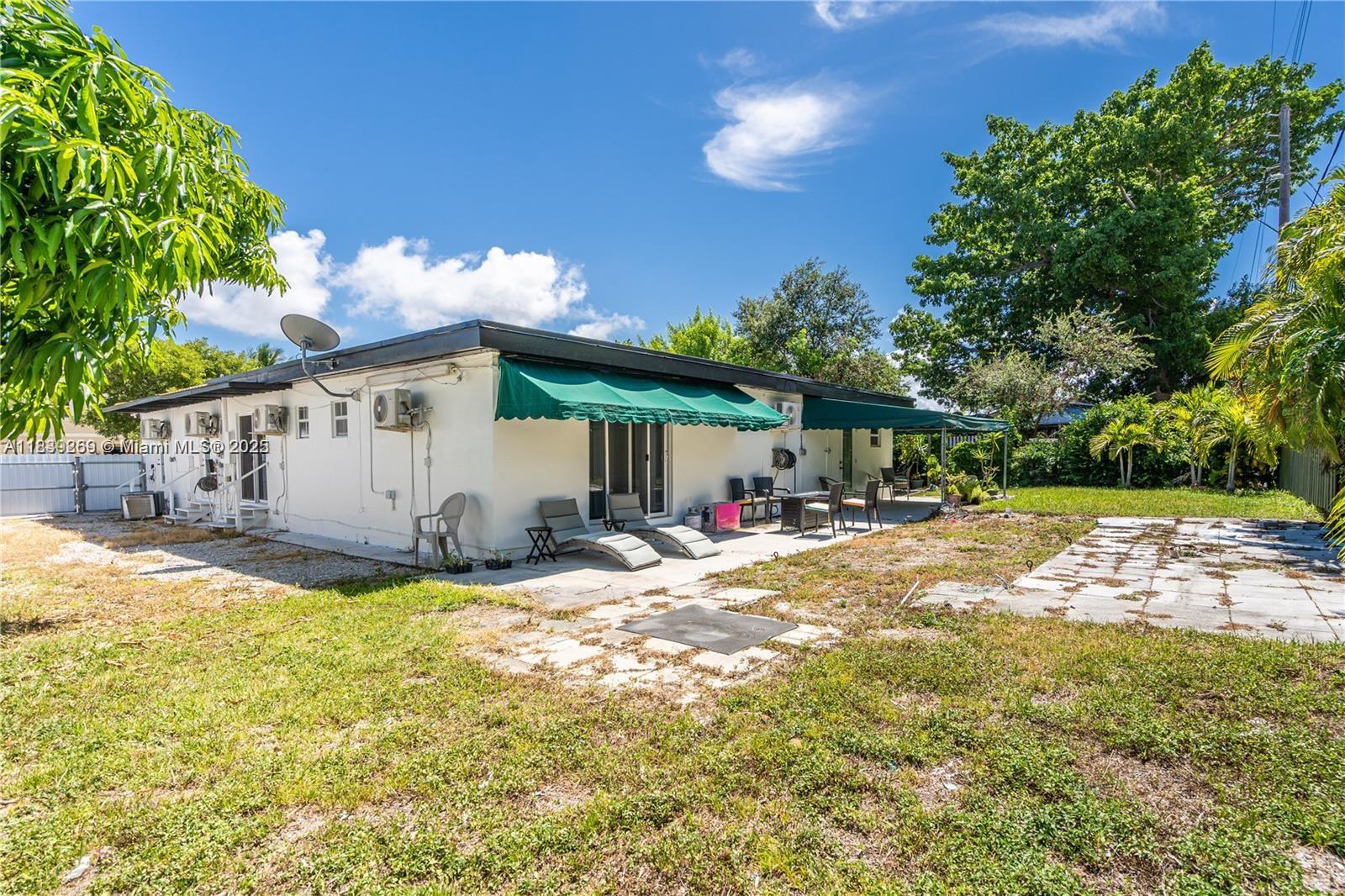 1761 SW 14th St