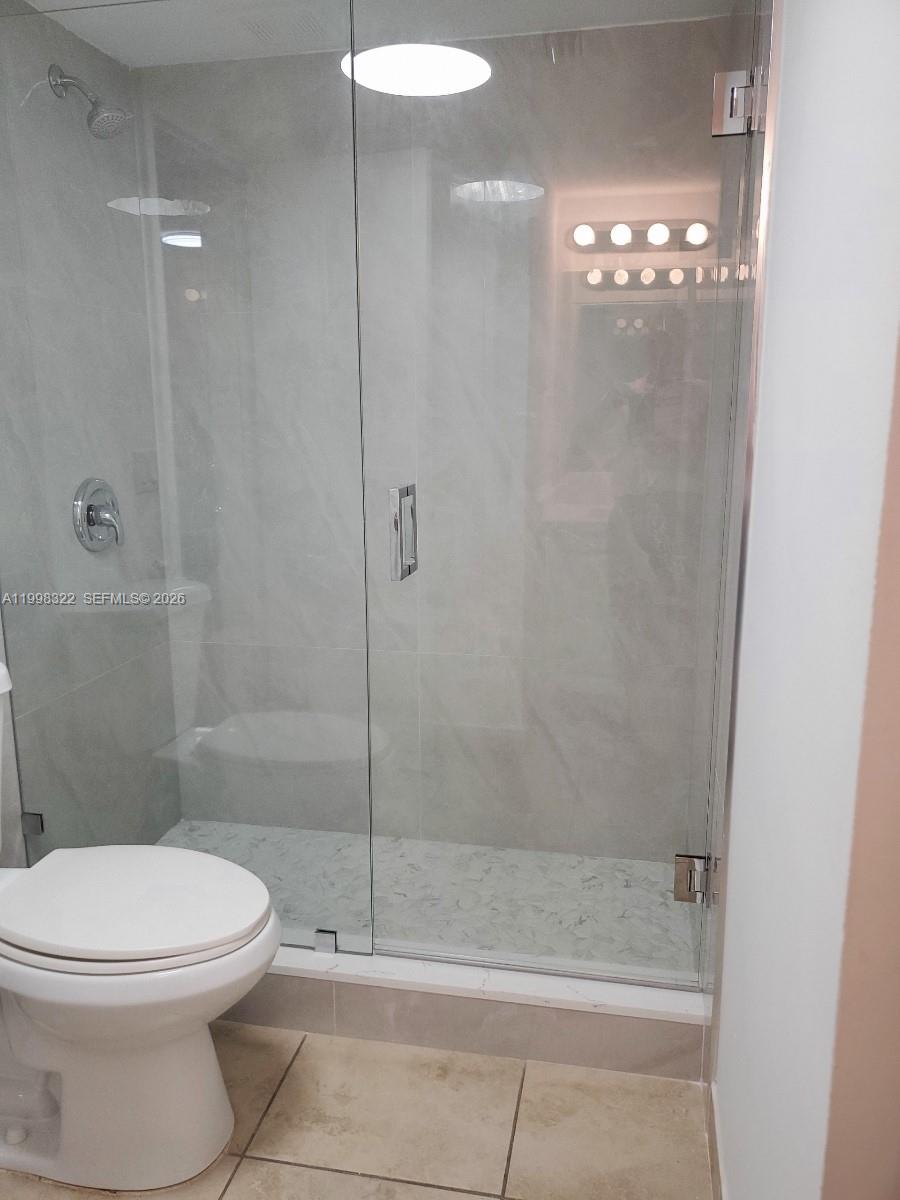 KENDALL LAKE TOWERS CONDO - Residential Lease