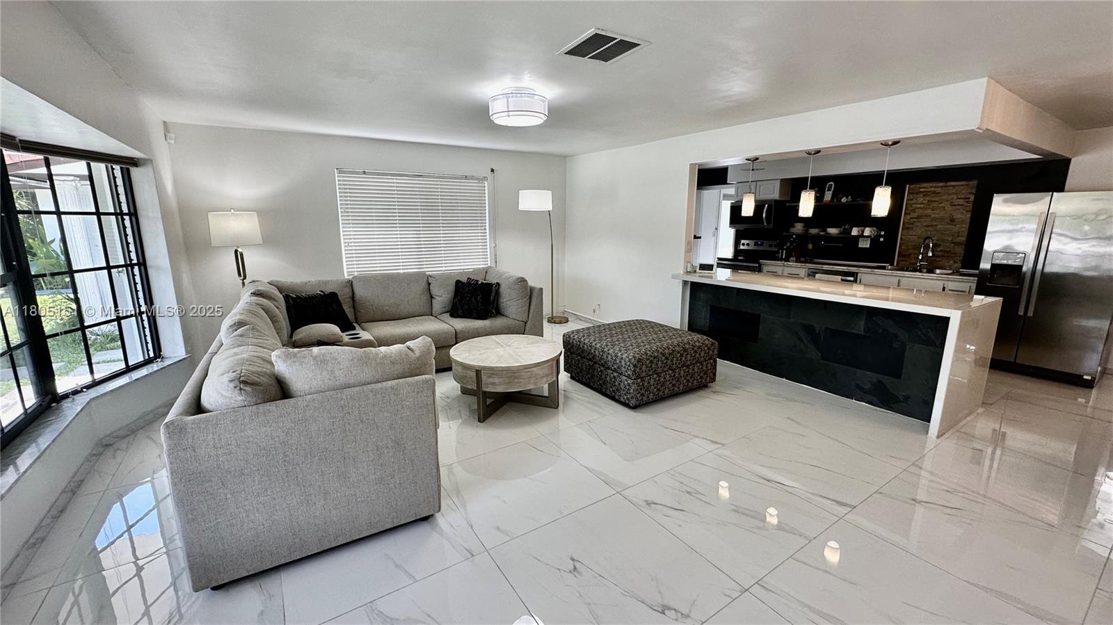 1116 Hollywood Blvd