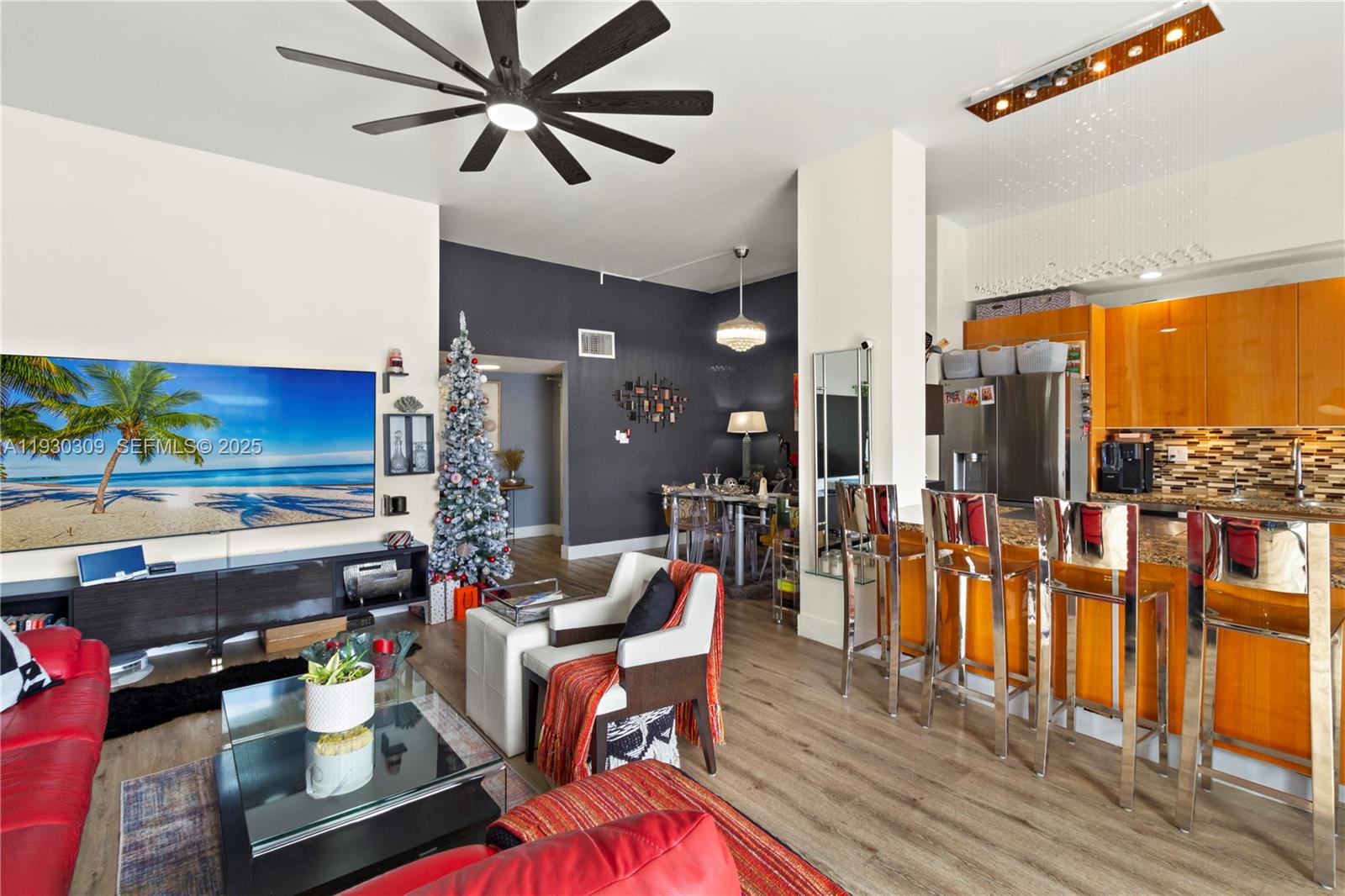 18061 Biscayne Blvd PH01