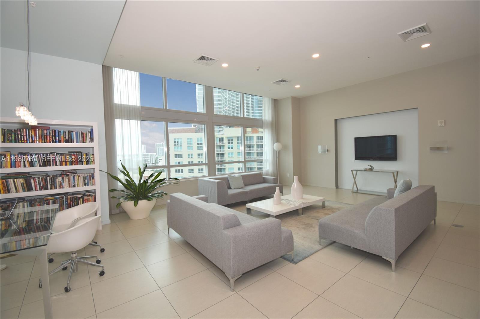 QUANTUM ON THE BAY CONDO - Residential
