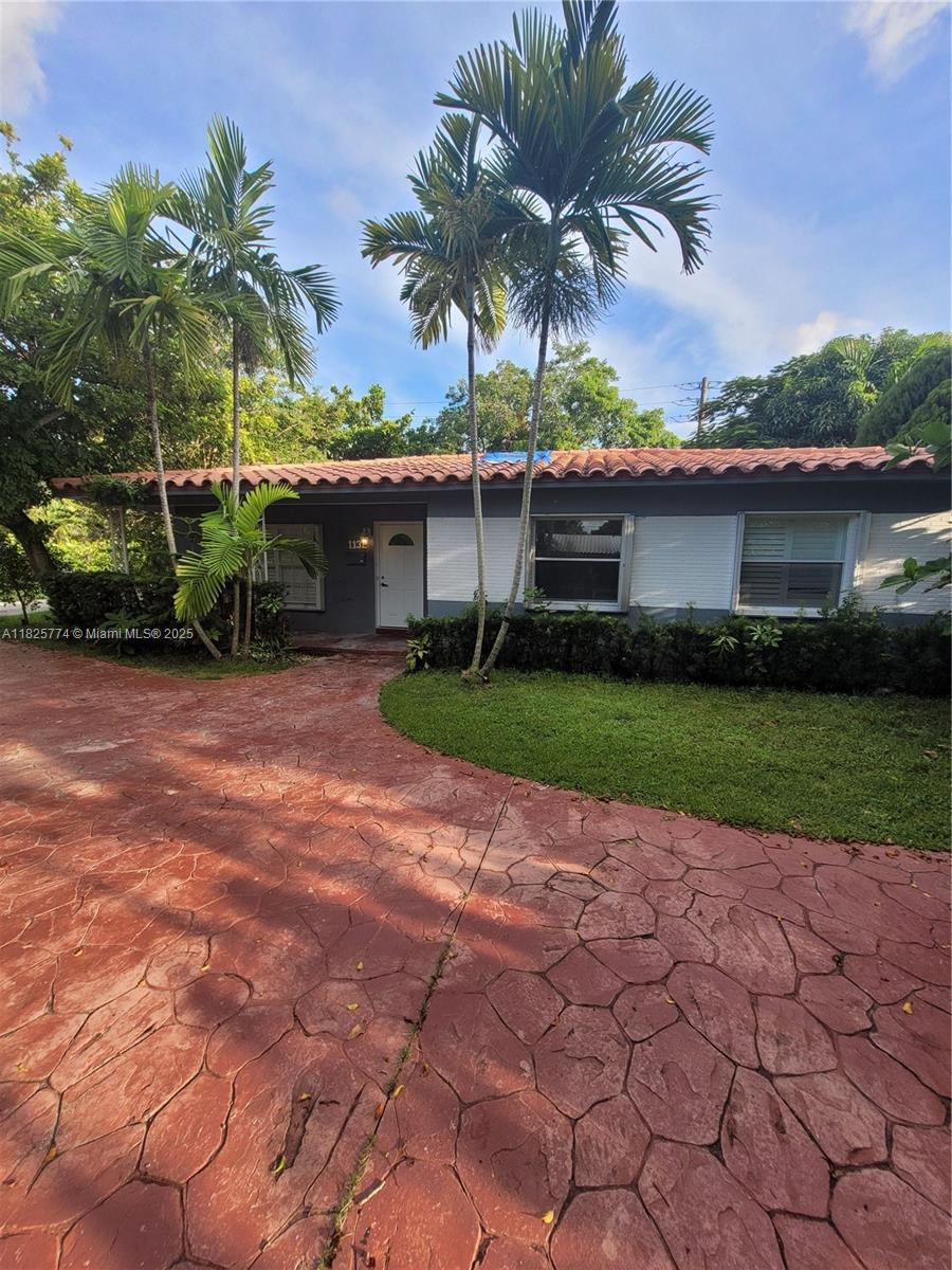 SPACIOUS, NICE, FULLY UPDATED HOUSE, ONE YEAR ROOF, NEW KITCHEN, NEW BATHROOMS, NEW WATER HEATER, ALL PAINTED. CLOSE TO SCHOOL, RESTAURANT, SHOPPING MALL, BANKS. CAN PARK MORE THAN FOUR CARS.