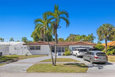 Photo of 3460 N 46th Ave, Hollywood, FL 33021 (MLS # A12014757)