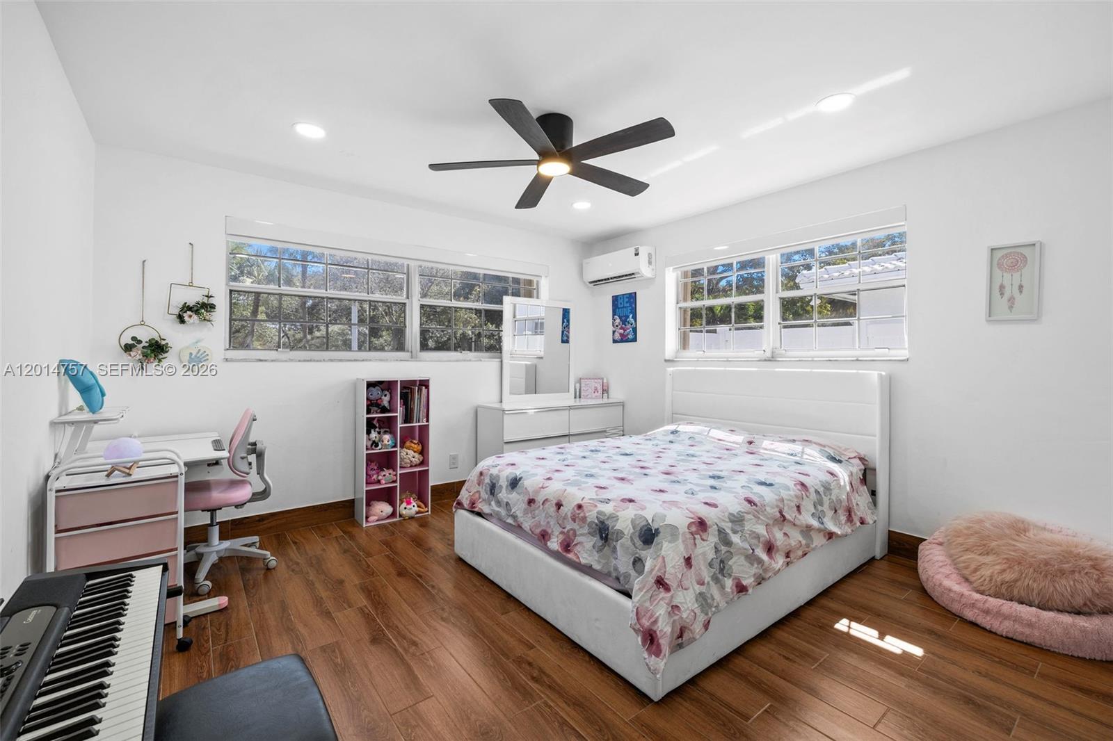 HOLLYWOOD HILLS NORTH SEC - Residential