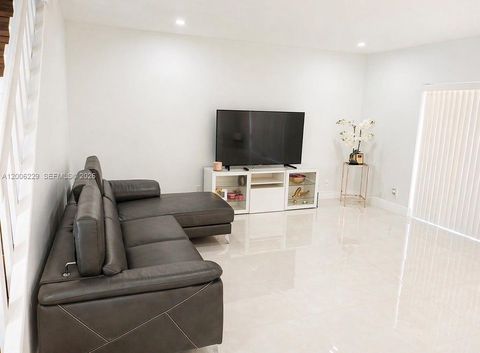 Tiny photo for 8224 NW 9th Ct #3, Plantation, FL 33324 (MLS # A12006229)