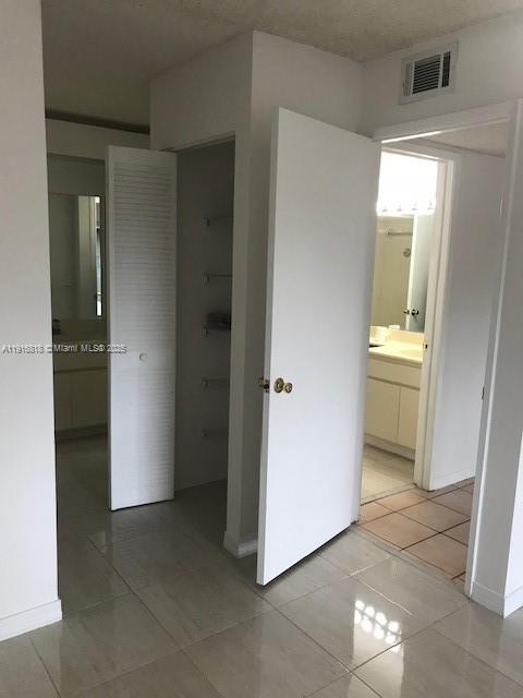 KENLAND WALK CONDO III - Residential Lease