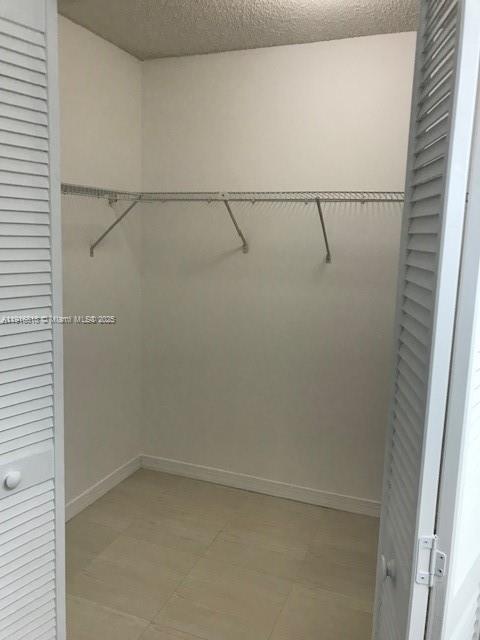 KENLAND WALK CONDO III - Residential Lease