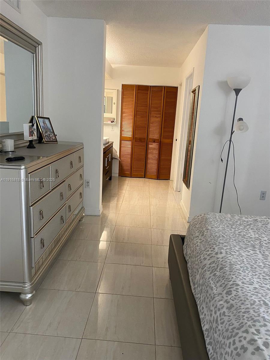 KENLAND WALK CONDO III - Residential Lease