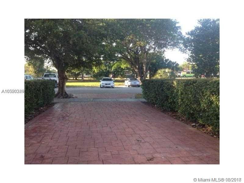 LAKE ROYAL EAST - Residential