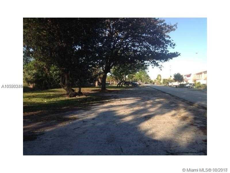 LAKE ROYAL EAST - Residential