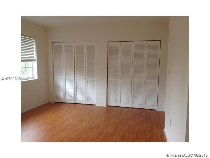 LAKE ROYAL EAST - Residential