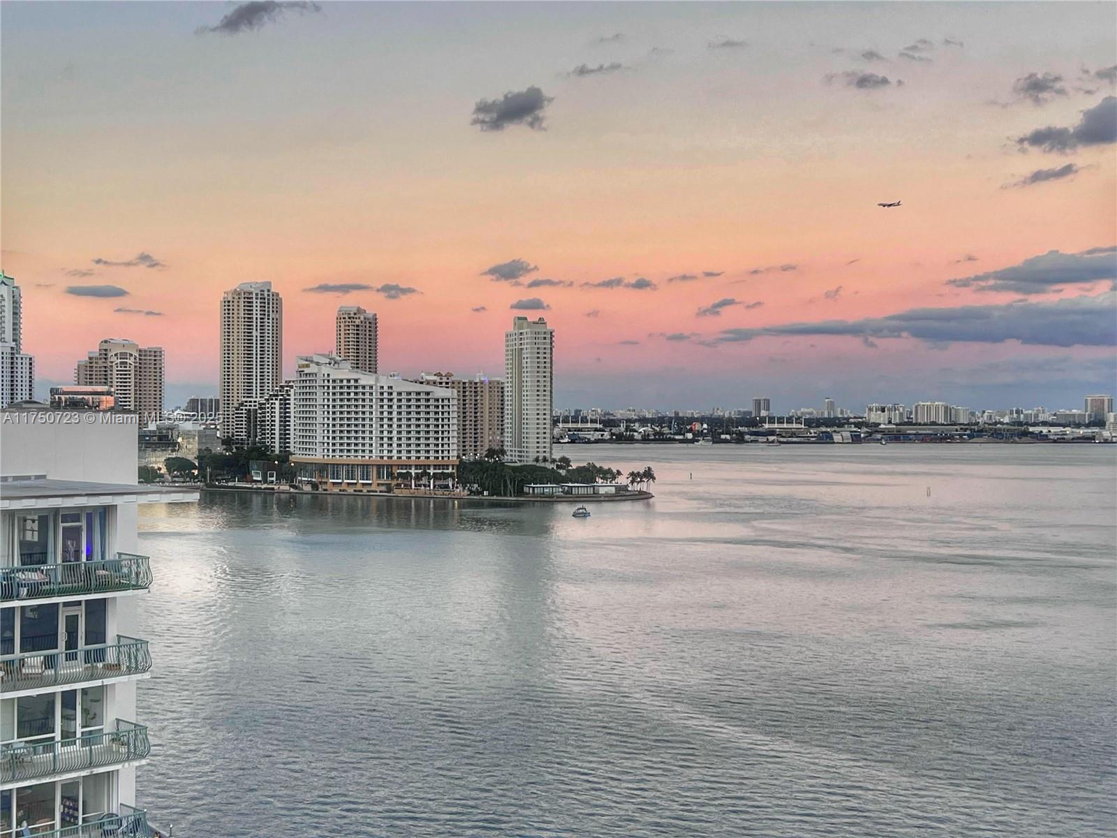 Rental Property at 1420 Brickell Bay Dr Ph4b, Miami, Broward County, Florida - Bedrooms: 2 
Bathrooms: 2  - $4,000 MO.