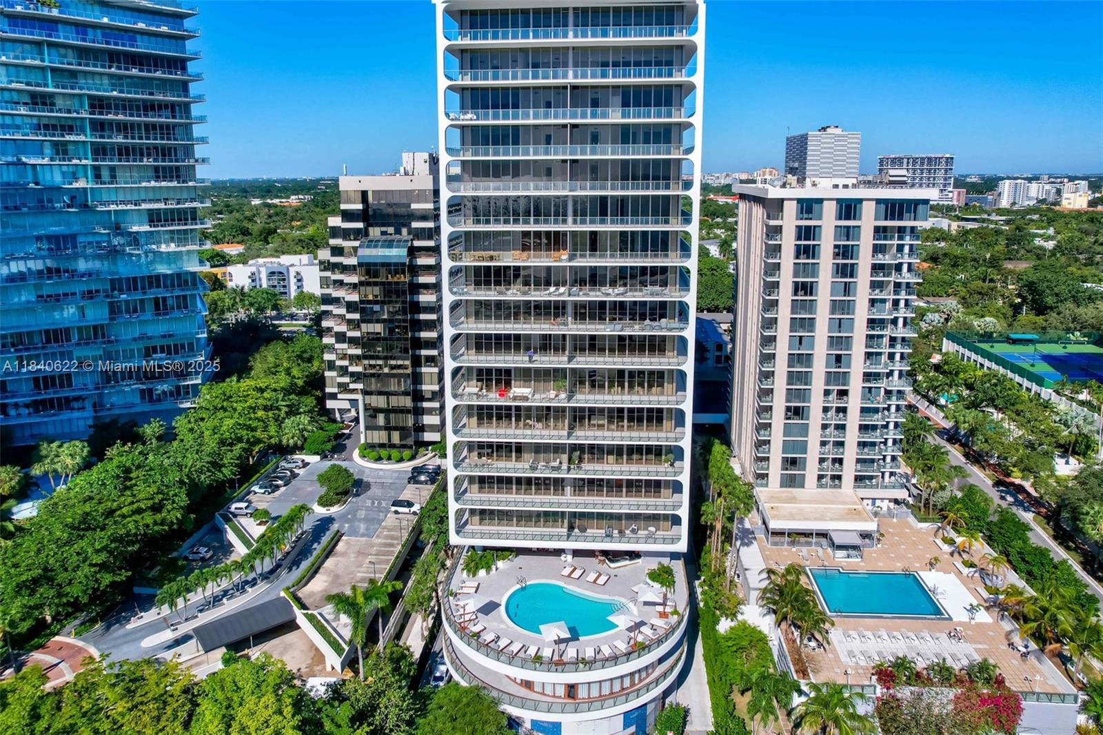 2655 S Bayshore Dr 1401
