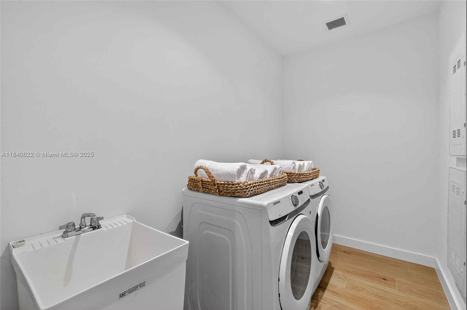 2655 SOUTH BAYSHORE DRIVE - Residential