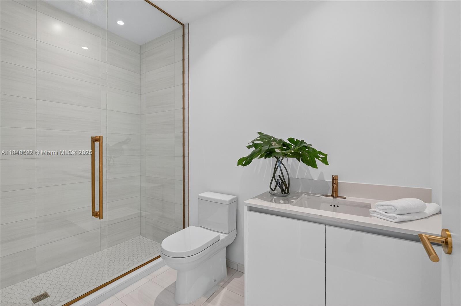 2655 SOUTH BAYSHORE DRIVE - Residential