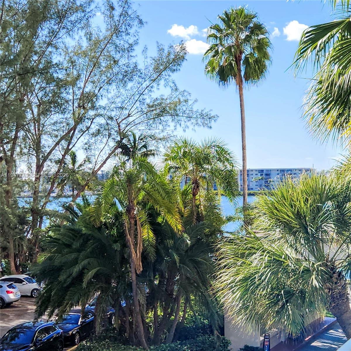 THE CLIPPER AT BISC COVE - Residential