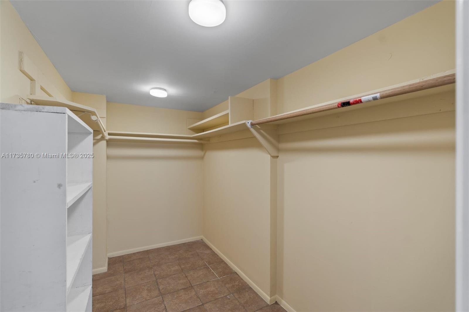 BUCKLEY TOWERS CONDO - EA - Residential