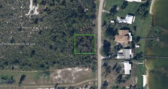 Buildable Lot – Lake Placid, FL. Just blocks from lakes, parks and peaceful surroundings! Size: 0.334 acres. High and dry, ready to build your dream home. Easy access to main roads, shopping and Lake June. 2nd lot of the same size and price available right next to it:
(3880 Placid View Dr – 0.332 Acres | Parcel ID: C-14-37-29-201-3010-0180).
Buy one or both—great investment or builder’s deal!